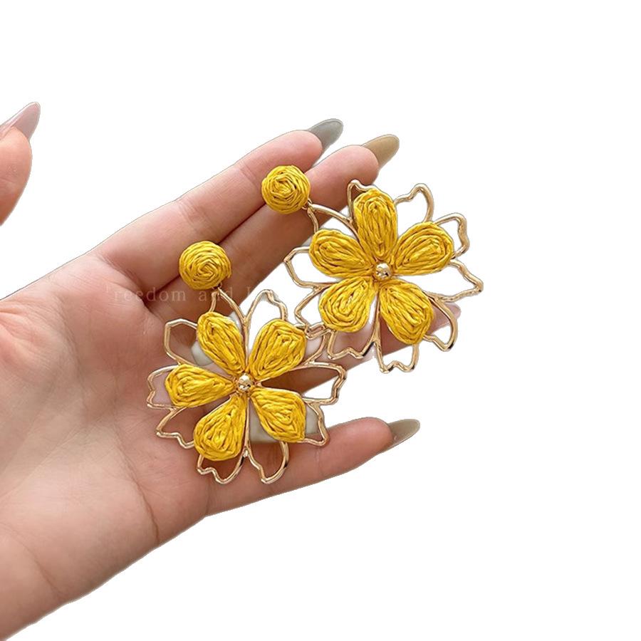 Resort Style Sunflower Earrings - Spring/Summer 2025 Collection for Women