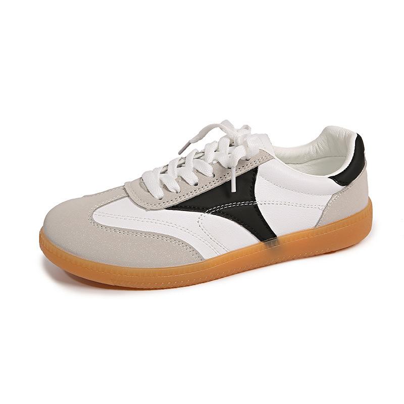 Retro Single Shoes Women's Autumn New Versatile Women's Light and Non-slip Large Size Sneakers Little White Shoes