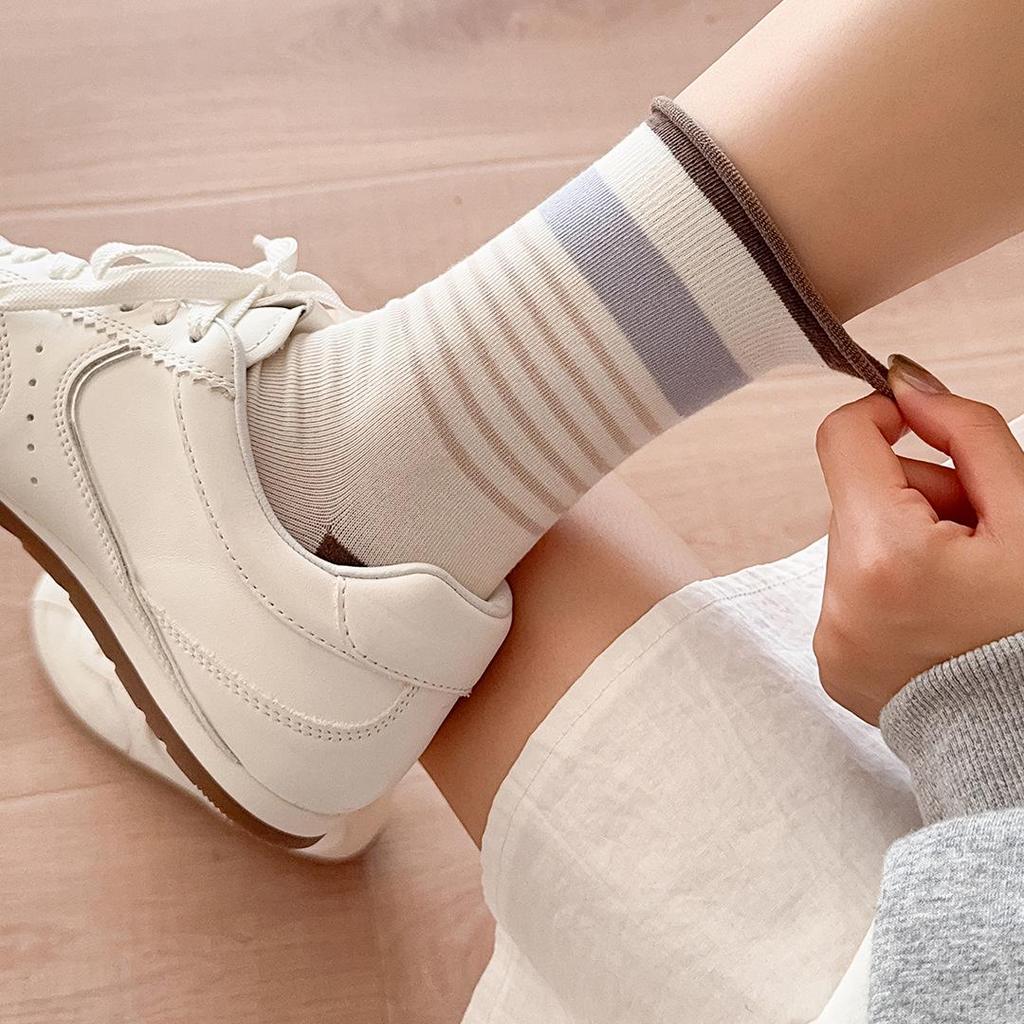 Women's Striped Mid-Calf Cotton Socks: Trendy Rolled-Edge Retro Japanese Color Block for Spring, Autumn, and Winter