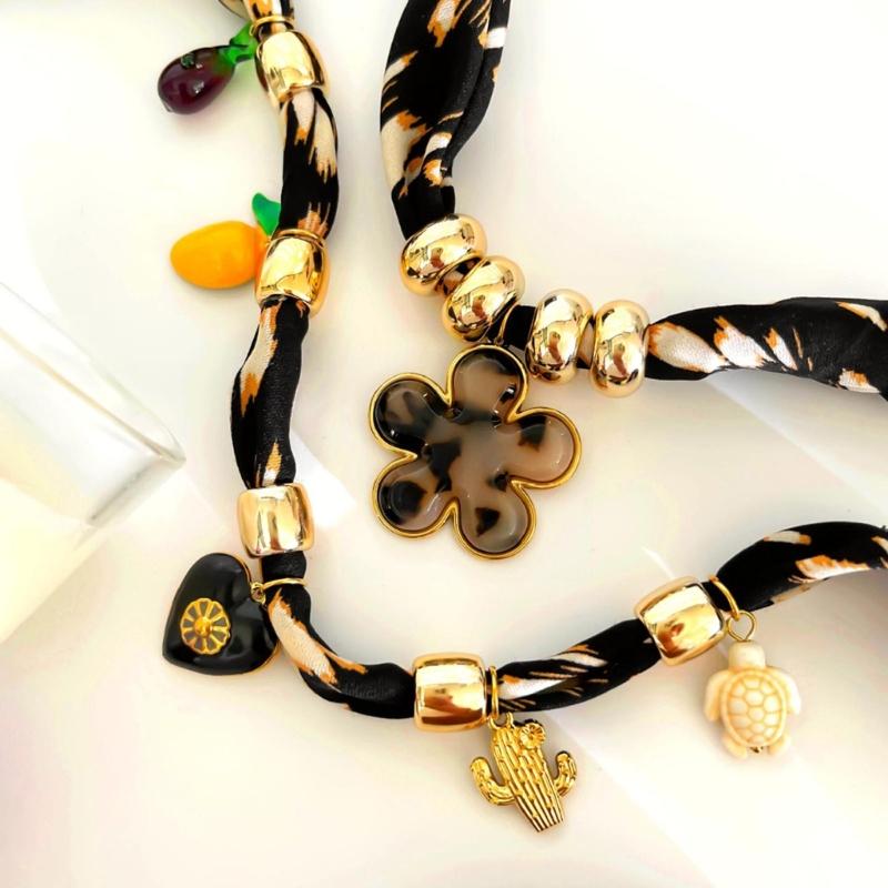 Stylish Leopard Print Rope Necklace With Floral Heart Pendant for Women Fashion Jewelry Gift