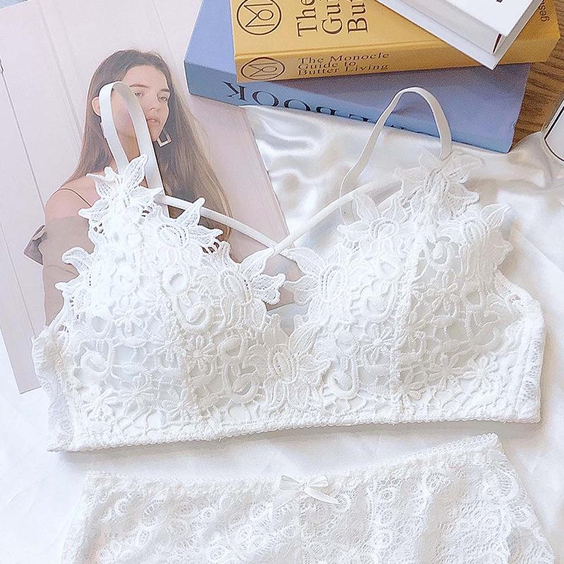 Youthful Lace Underwear Set: Wireless, Adjustable, Anti-Sagging, Side-Breasted Bra.