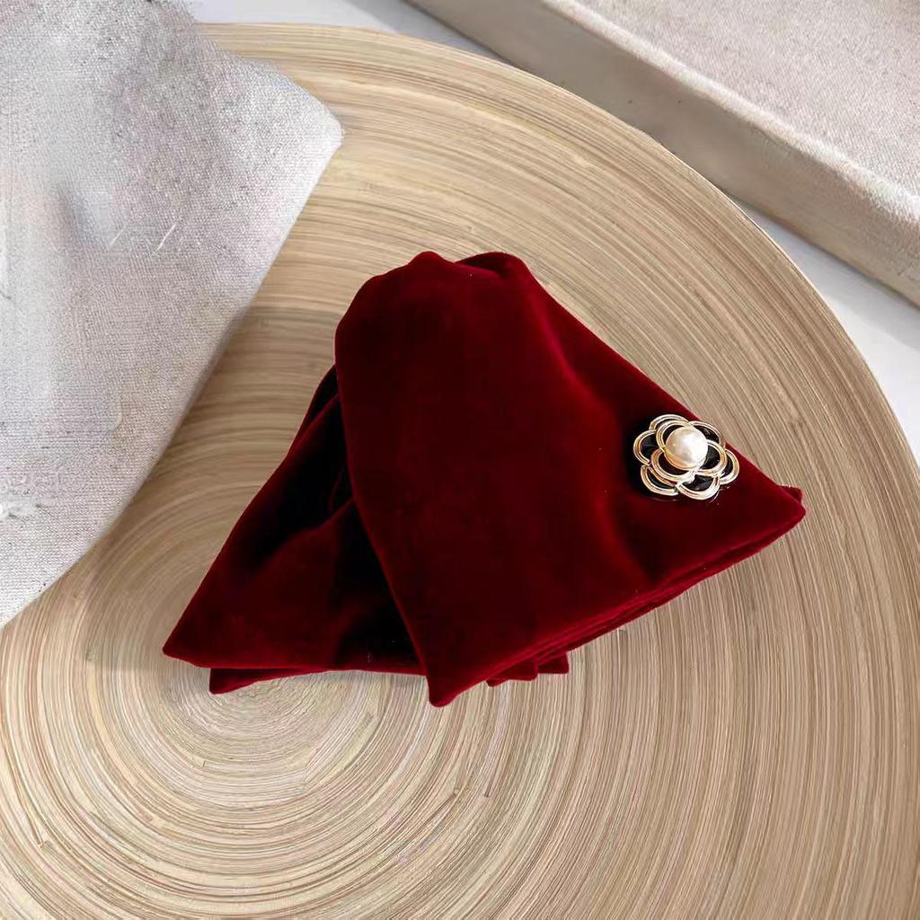Velvet Bow Hair Clip: Elegant, Versatile, Korean-Inspired Autumn/Winter Accessory for Women