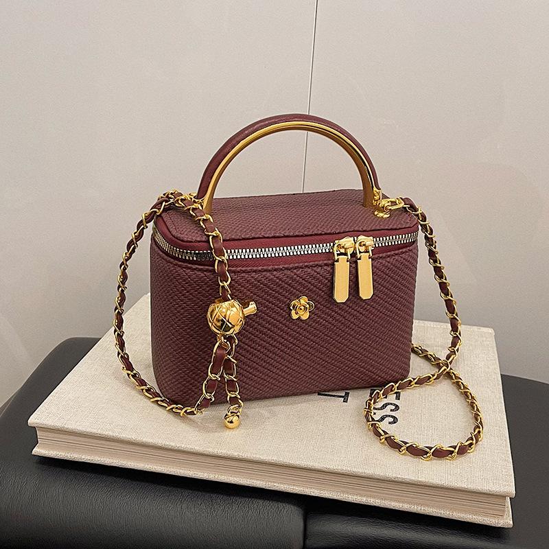 Shoulder bag Small daisy box bag Slack high-intelligence diamond chain Crossbody portable small square bag