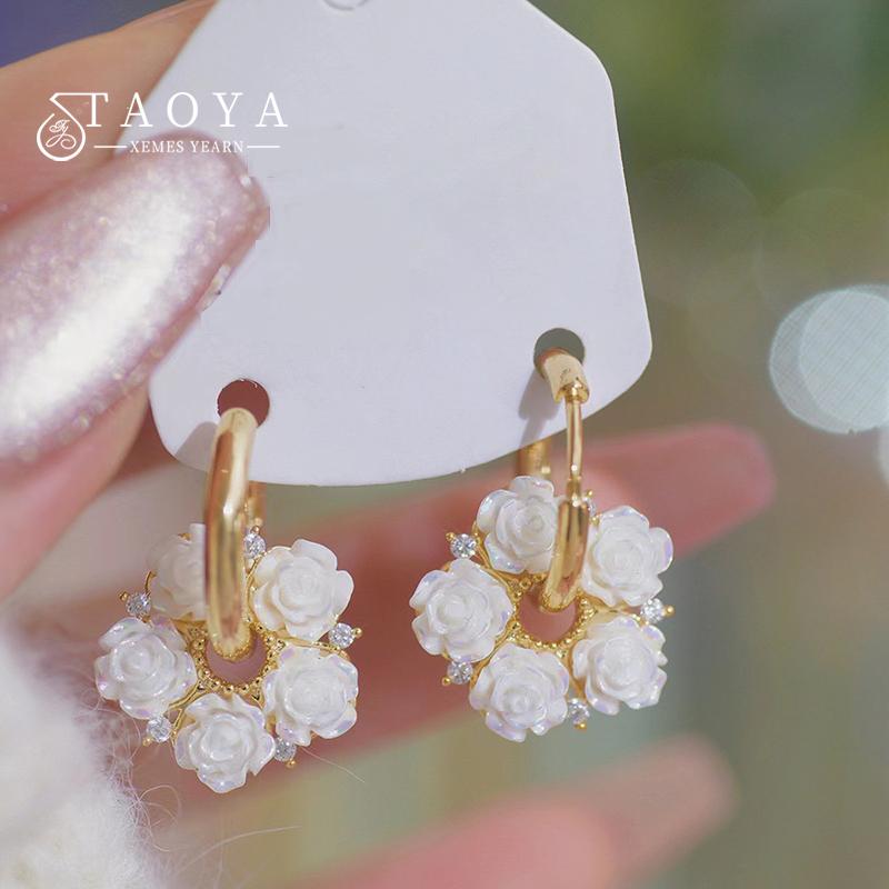 

French Romantic Zircon White Flower Circle Pendant Earrings 2026 New Jewelry Elegant Luxury Ear Accessories for Women and Girls