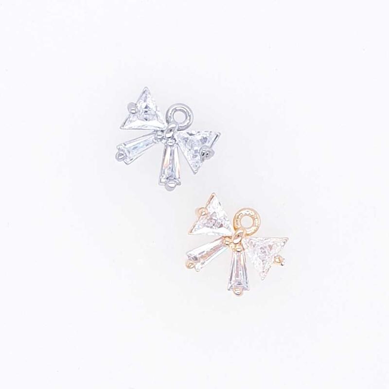 

Мини-подвеска-аксессуар с кубическим цирконием в виде бантика OR (Silver)