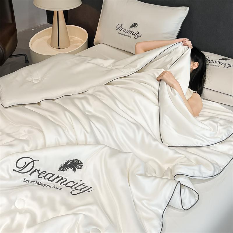 1 Piece Super Smooth, Soft and Cool Summer Quilt, Thin and Breathable, Soft and Light Beige Friendly, Technology, Suitable for Home Bedroom, Sofa