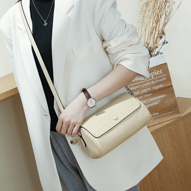 Bags women's autumn and winter new women's bags messenger bags leather small bags fashion versatile niche shoulder bags tide