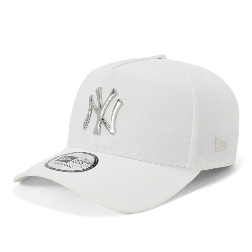 New Era 9FORTY MLB ONSPOTZ Exclusive NY White Cap with Free 9Forty CS Metal New York Yankees A-Frame Badge,