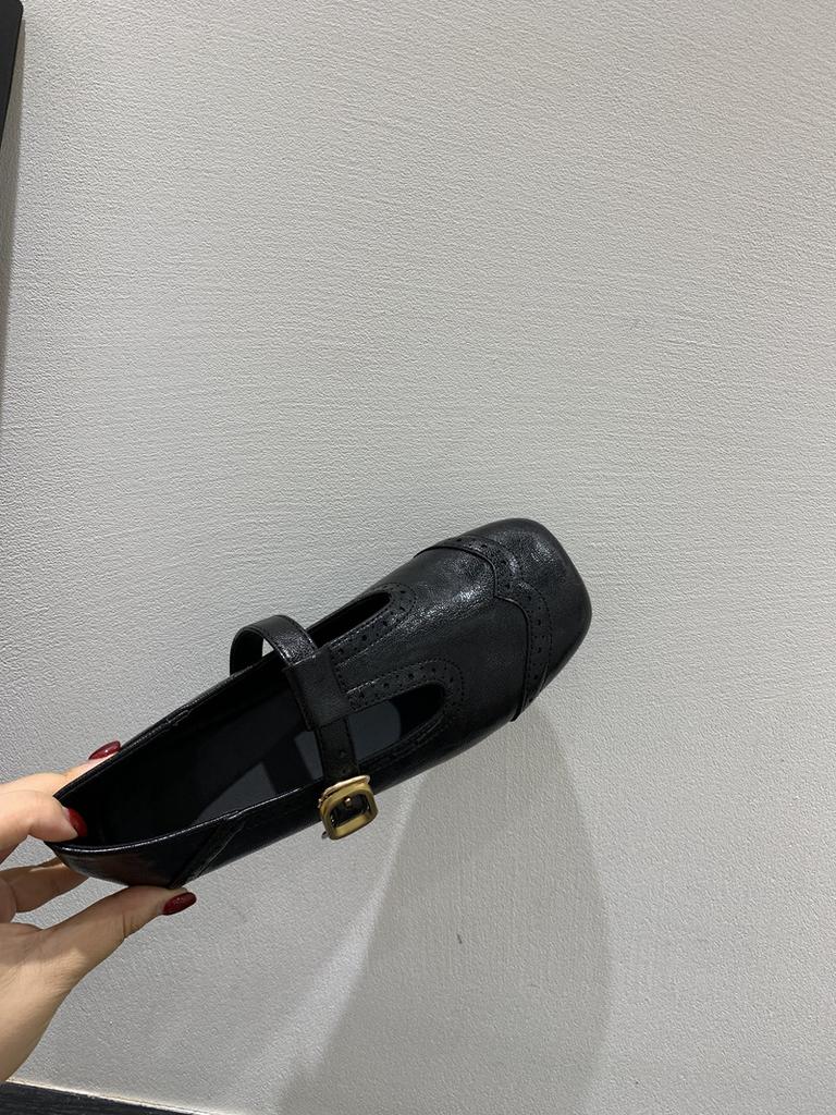 Soft-soled version~ retro carved square head shallow mouth single shoes flat-soled small leather shoes women's niche design French Mary Jane shoes