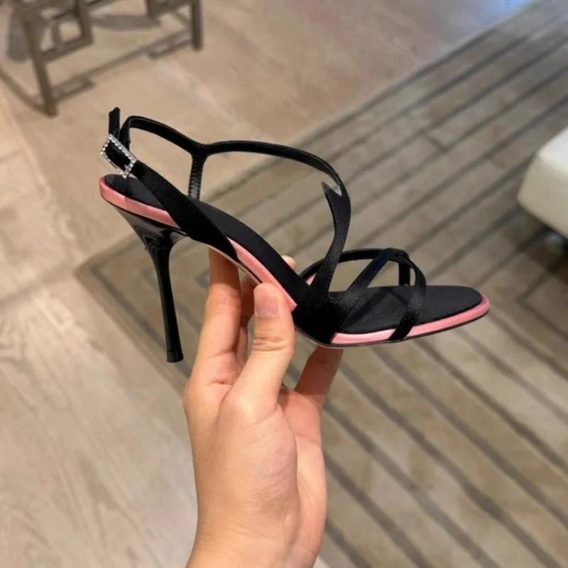 Satynowe Szpilki Fashionable High Heels Color Block z Jednym Paskiem 2026 Nowe Letnie Seksowne Sandały Temperamentne Wszechstronne