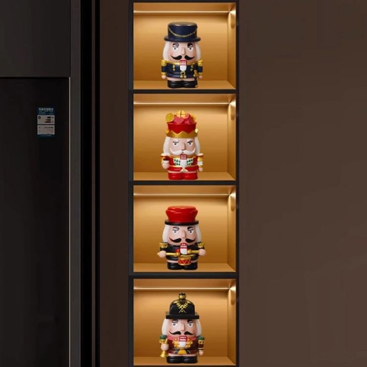 Resins Nutcrackers Treasure Festives Holiday Decoration with Twist for Financial Literacy In Kids