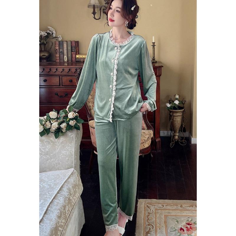 Autumn and Winter Xiaoxiangfeng New Pajamas Women's Golden Velvet Long-sleeved Lace Retro Internet Celebrity Style Can Be Worn Outside Loungewear