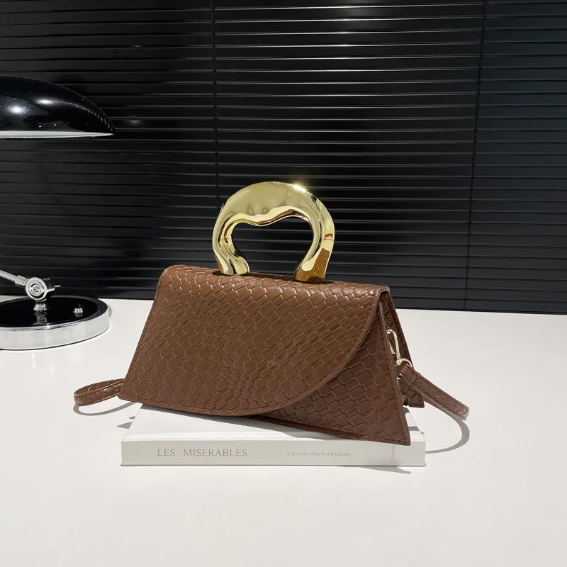 Korean version of fashion underarm handbag 2025 autumn new women's bag simple shoulder bag messenger bag casual women's bag