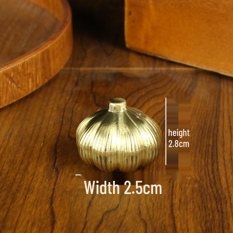 

Rotatable Pure Copper Brass Victory Hand Handle Ornament - Creative Handicraft Garlic Design