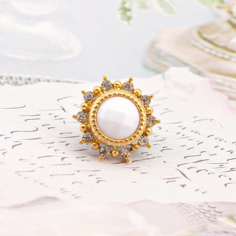 New 1Pcs Rhinestone Pearl Shoelaces Clips Decoration Shoe Charms Decorative Shoe Clips Gem Accessories for Sneakers Casual Shoes