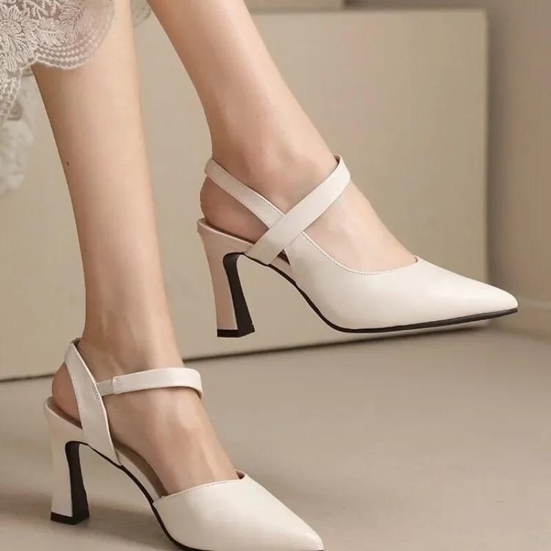 Fashionable Single Shoe Sandals for Women's Summer  New Mid Heeled Soft Leather Foreskin Fashion High Heels