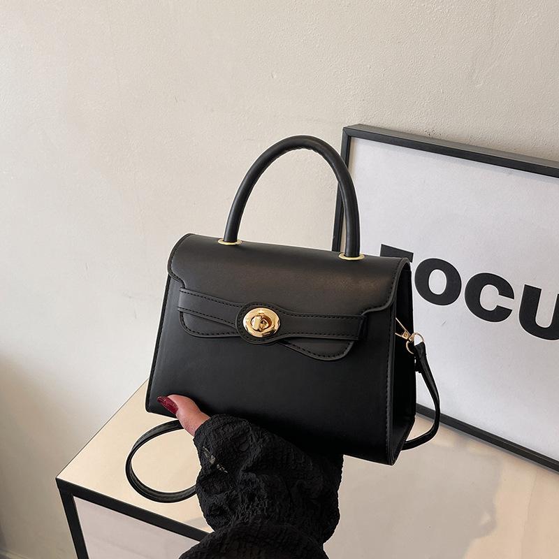 Korean Version of Fashion Handbag Bag Women's Bag 2025 New Simple Solid Color Small Square Bag Versatile Shoulder Messenger Bag