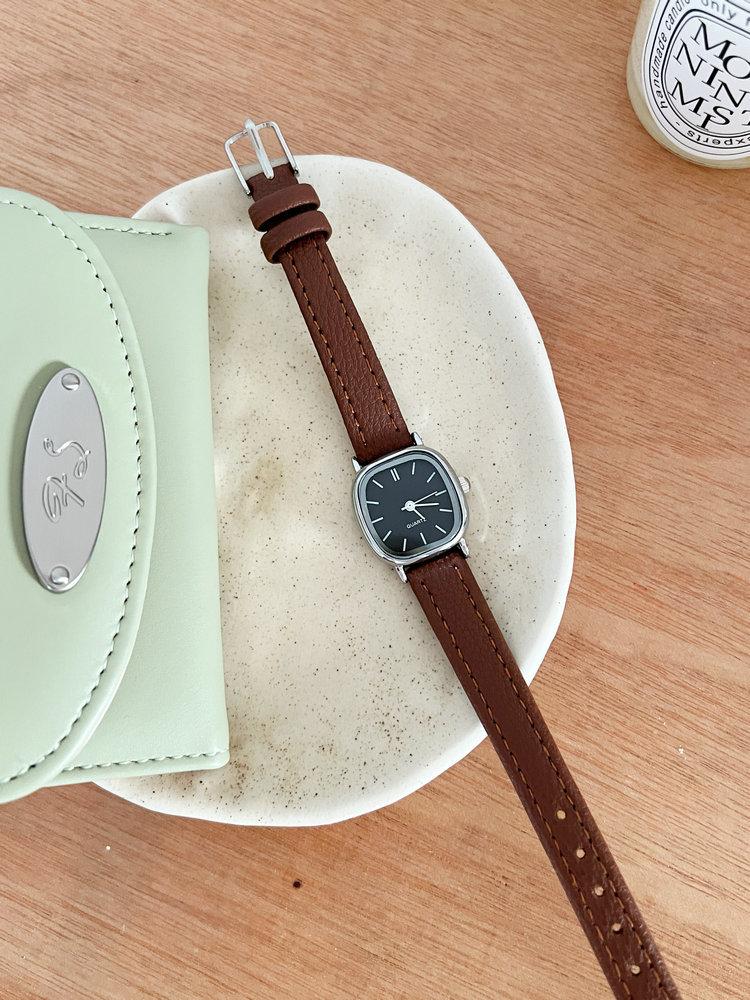 Trend Simple Personality Retro Original Style Student Lady Premium Sense Quartz Belt Watch
