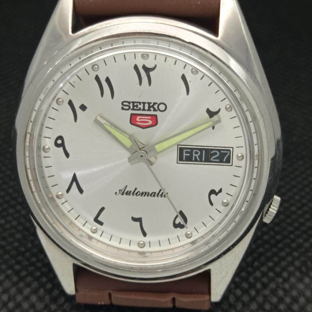 USED VINTAGE SEIKO 5 AUTO JAPAN MENS DAY/DATE ARABIC SILVER WATCH 603-a313774-2 SKU603-a313774