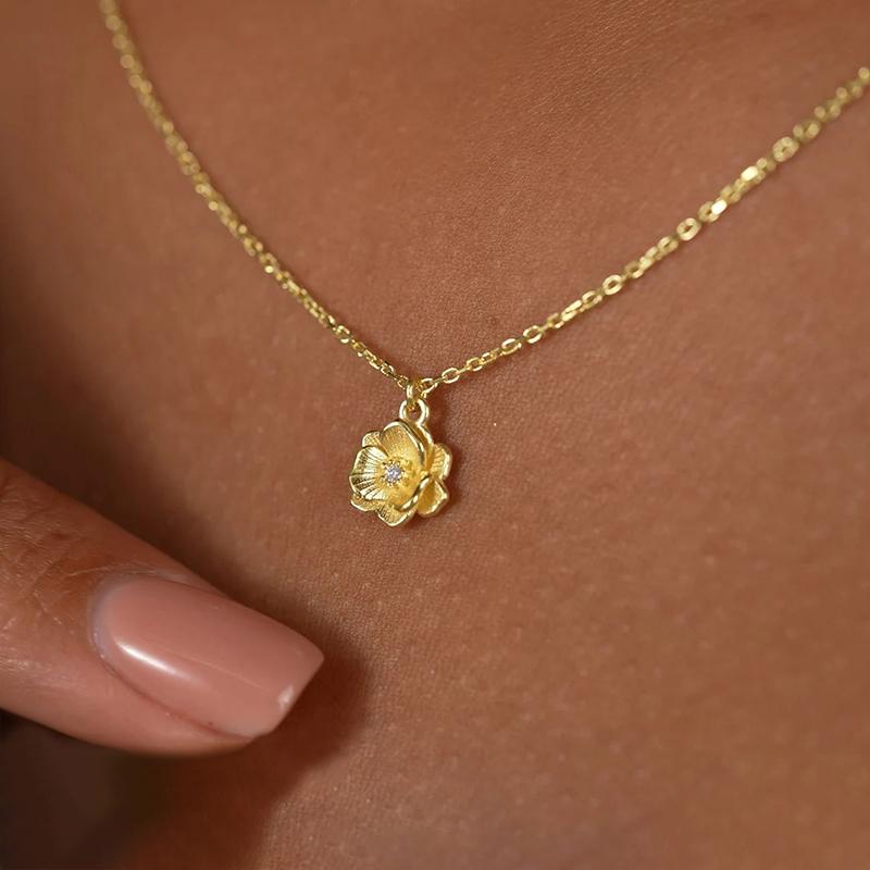 Huitan Charming Women Pendant Necklace Gold Color Flower Shaped Fancy Accessories Fashion Jewelry for Wedding Engagement Party