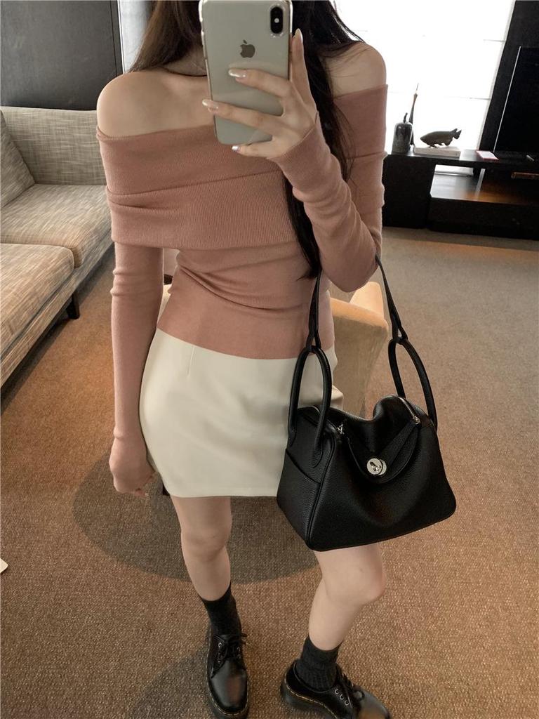 Pulover Tricotat cu Umerii Goi: Croială Slim Fit, Mâneci Lungi, Stil Delicat