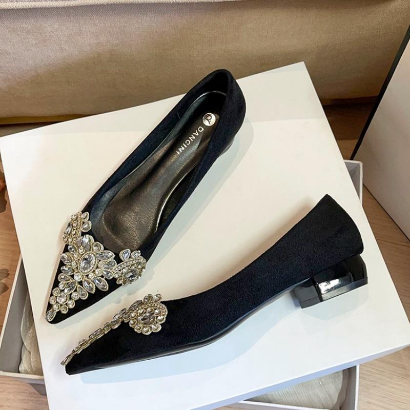 Fashion Fashion Low Heel Shoes Women's Pointed Shallow Mouth Crystal Buckle Soft Sole Anti-slip Wear-resistant Low Heel Shoes