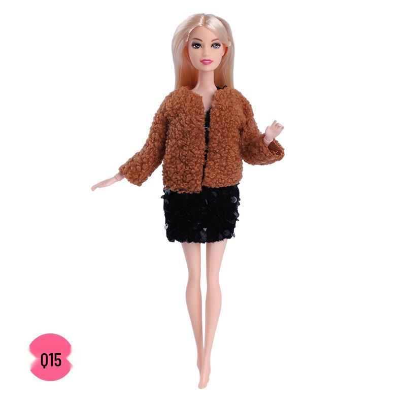 

Набор модной одежды для куклы Барби 30 см: Длинное пальто из искусственного меха и плюшевая короткая куртка Clothes only (doll not included)