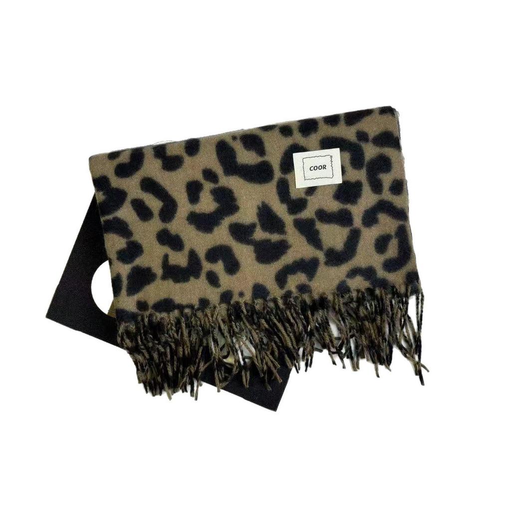 Vintage Y2K Leopard Print Scarf: Warm, Stylish, Versatile Shawl for Autumn/Winter