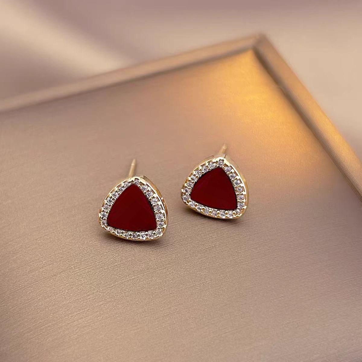 

Новые треугольные серьги Premium Sense Of Light Роскошные универсальные популярные серьги красный