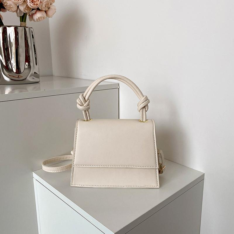 Street Fashion Small Square Bag With Car Stitching Trendy Pu Material Shoulder Bag
