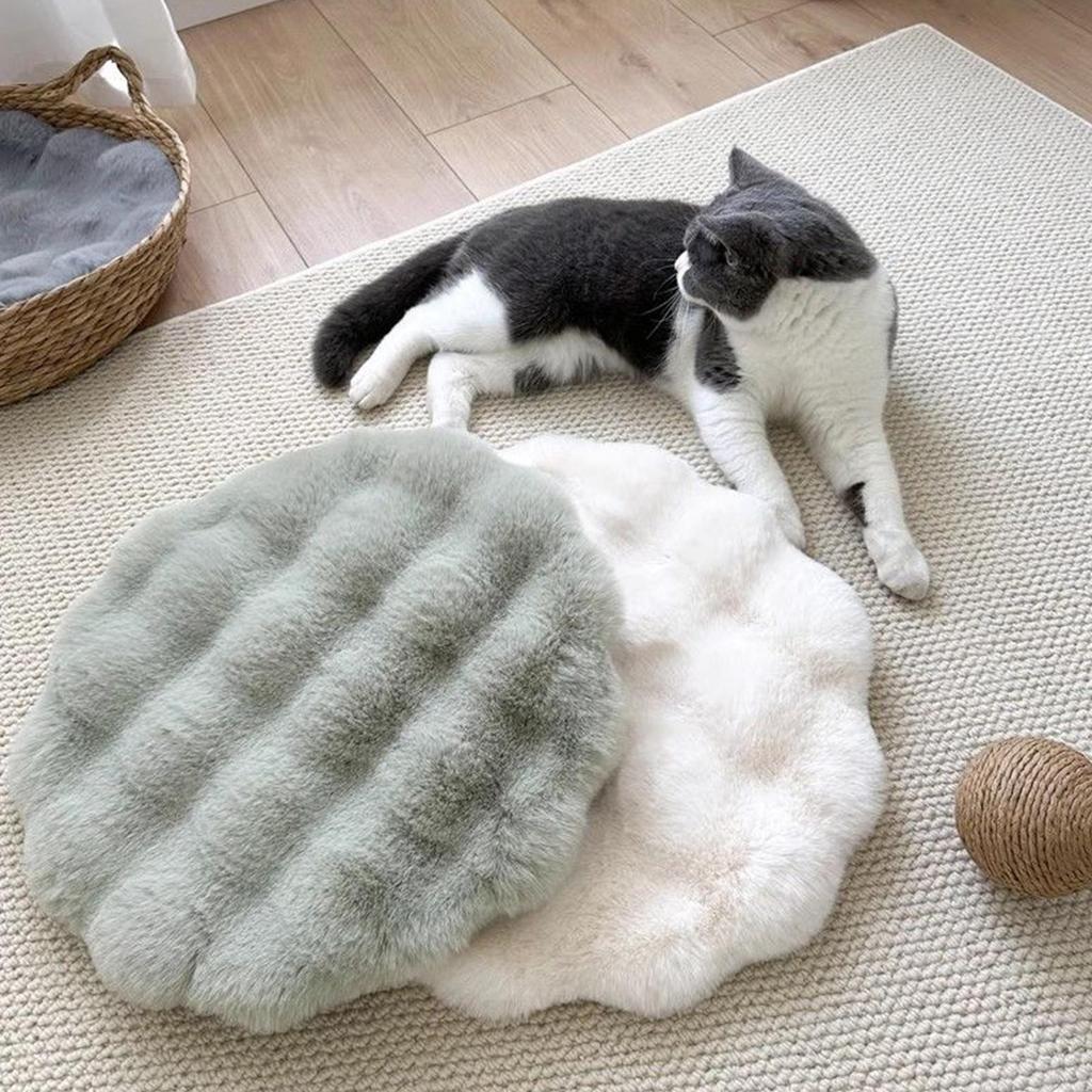 Pet Cushion Cold Winter Animals Beddings Puppy Kitten Crate Cushion Warm Mat For Camping Travel Shelter Backyard Balcony RV