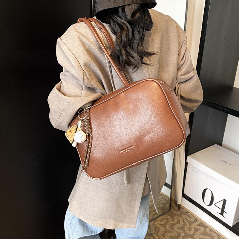 2025 New Retro Niche Handbag Fashion Shoulder Messenger Bag Underarm Bag Super Fire Bowling Bag