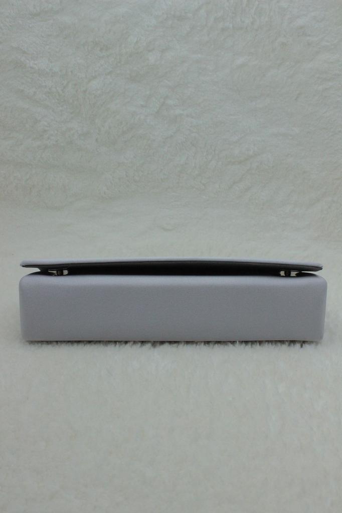 Women's Stylish and Useful Evening Dress Bag Satin Silver Evening Dress Bag Clutch Portfolio Strap Shoulder and Hand Bag 2023