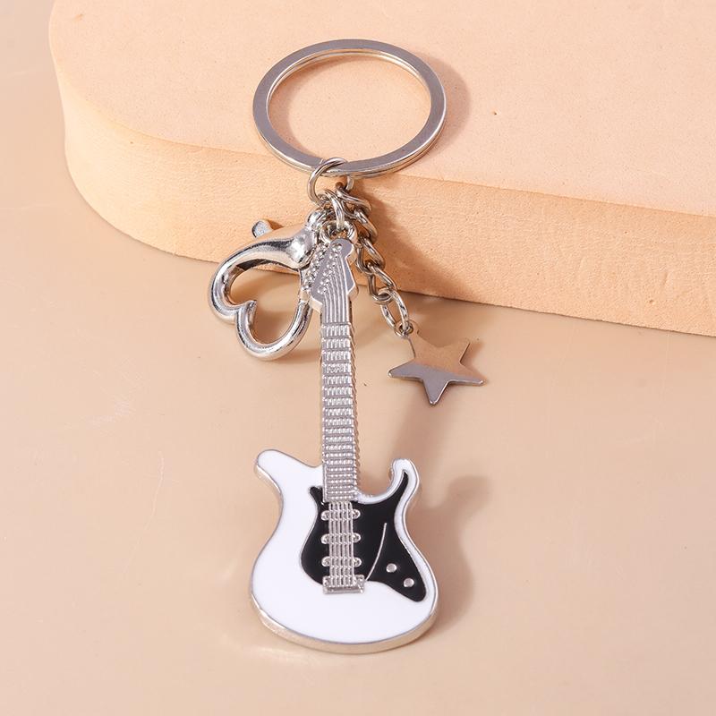 Classic Metal Electric Guitar Keychain Mini Musical Instruments Keyring Pendants for Key Holder Handbag Charm Accessories