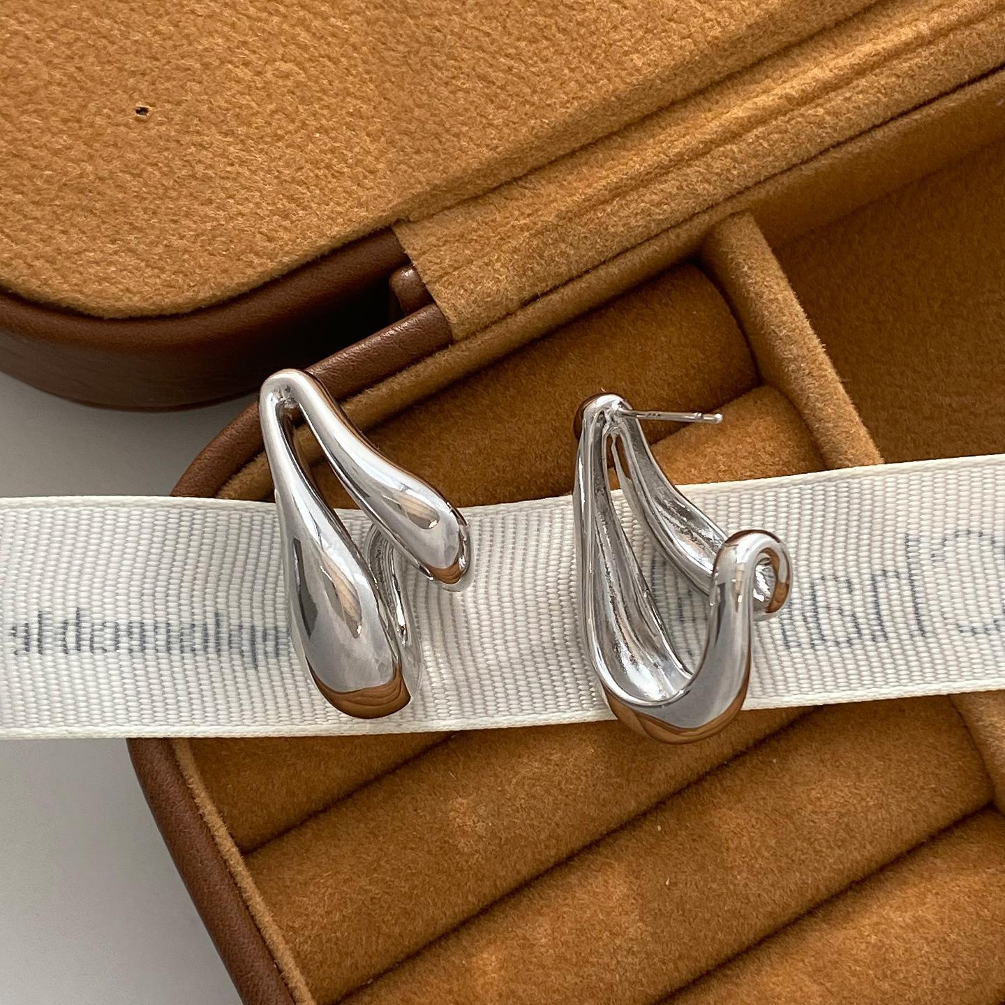 

Жемчужные глянцевые серьги-капли воды, простые серьги-пусеты в стиле холодного ветра, модный темперамент, универсальные серьги, женские