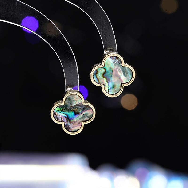 

Модные легкие роскошные серьги-гвоздики из ракушек-абалонов с травой Lucky Grass, серебряные иглы 925 пробы, нишевый темперамент, универсальные, простые, изысканные серьги золотой