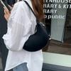 Nischendesign Handtasche für Damen Koreanische Neue Halbmondtasche Hot Girl Achseltasche Metallschnalle Kleine Runde Tasche für Damen