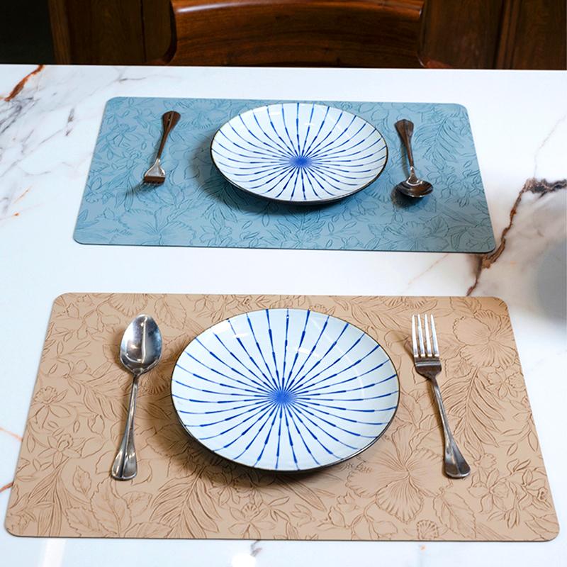 

1Pc Table Mat Light Luxury Double-sided Waterproof & Durable Solid Color Easy To Clean Camellia Pattern Placemats темно-синього кольору