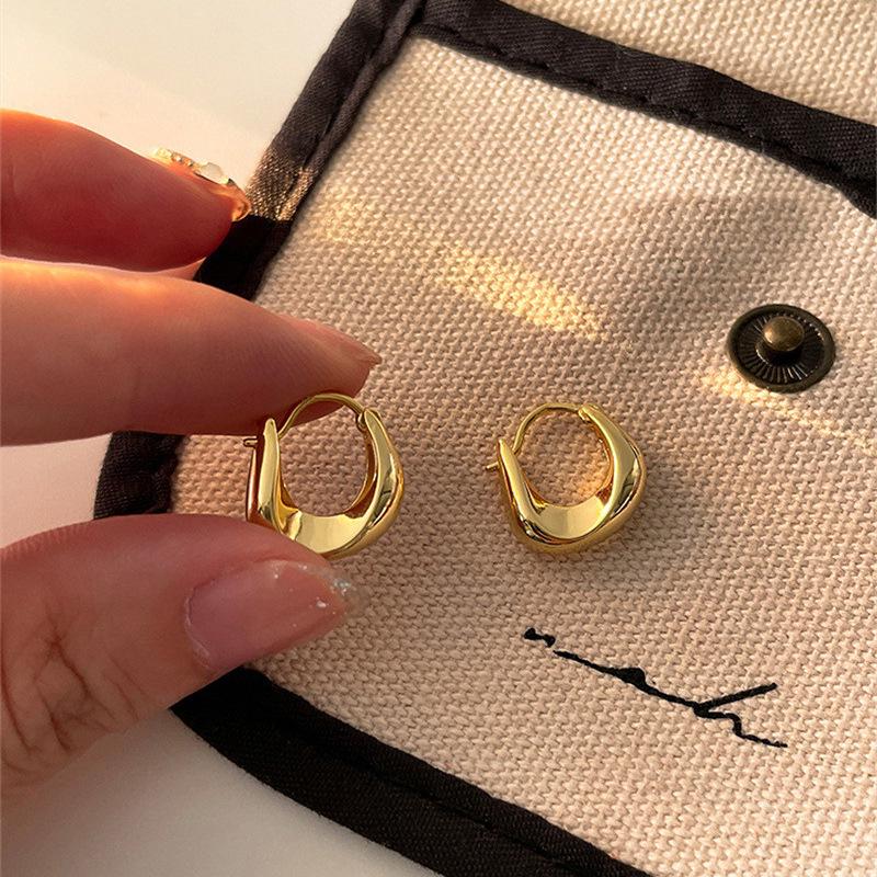 Trendy 2023 Glossy Geometric Hoop Earrings: Versatile Stylish Earrings for Women