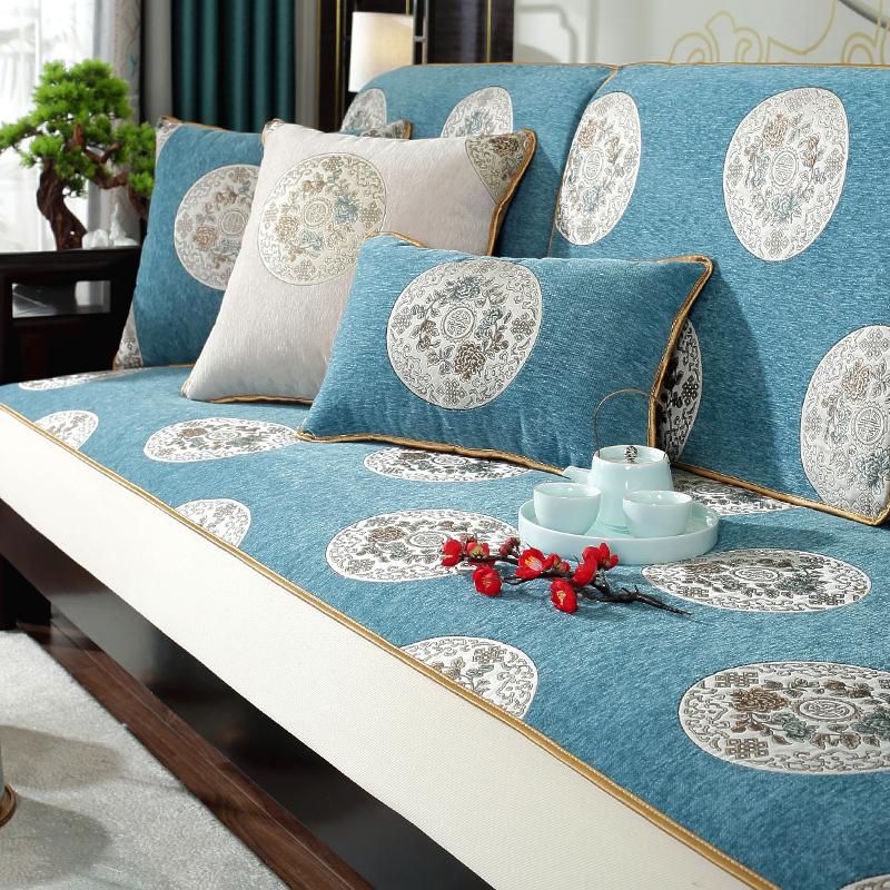 

Universal Chenille Sofa Cover Non Slip All InJUEusive Four Seasons Sofa Protector Soft Cushion Cover 35*70cm