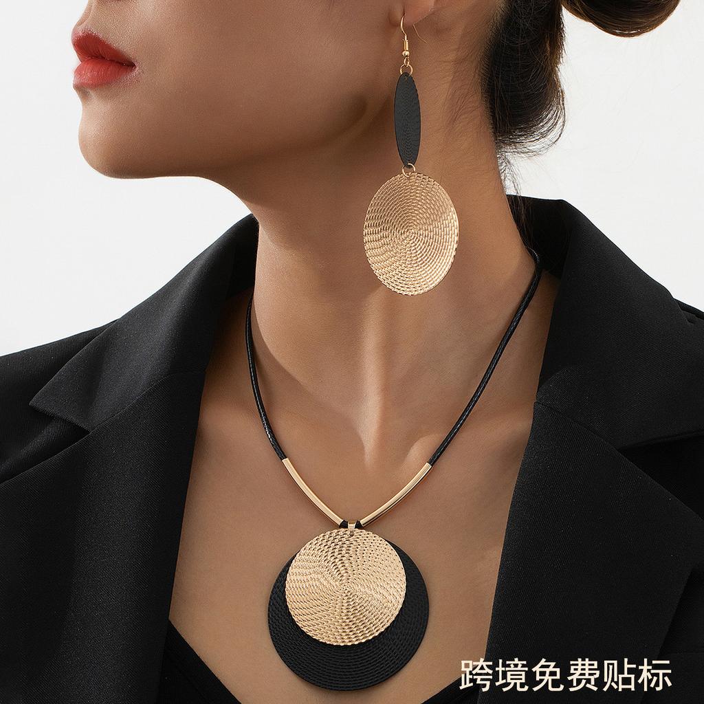 Round Necklace, Women'S High Sense Light Luxury Fashion Pendant, Neck Chain Valentine'S Day Gift Girlfriend