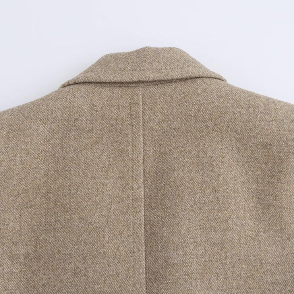 2024 Winter Women's Fashion: European-Style Soft Loose-Fit Wool Coat with Button Embellishments