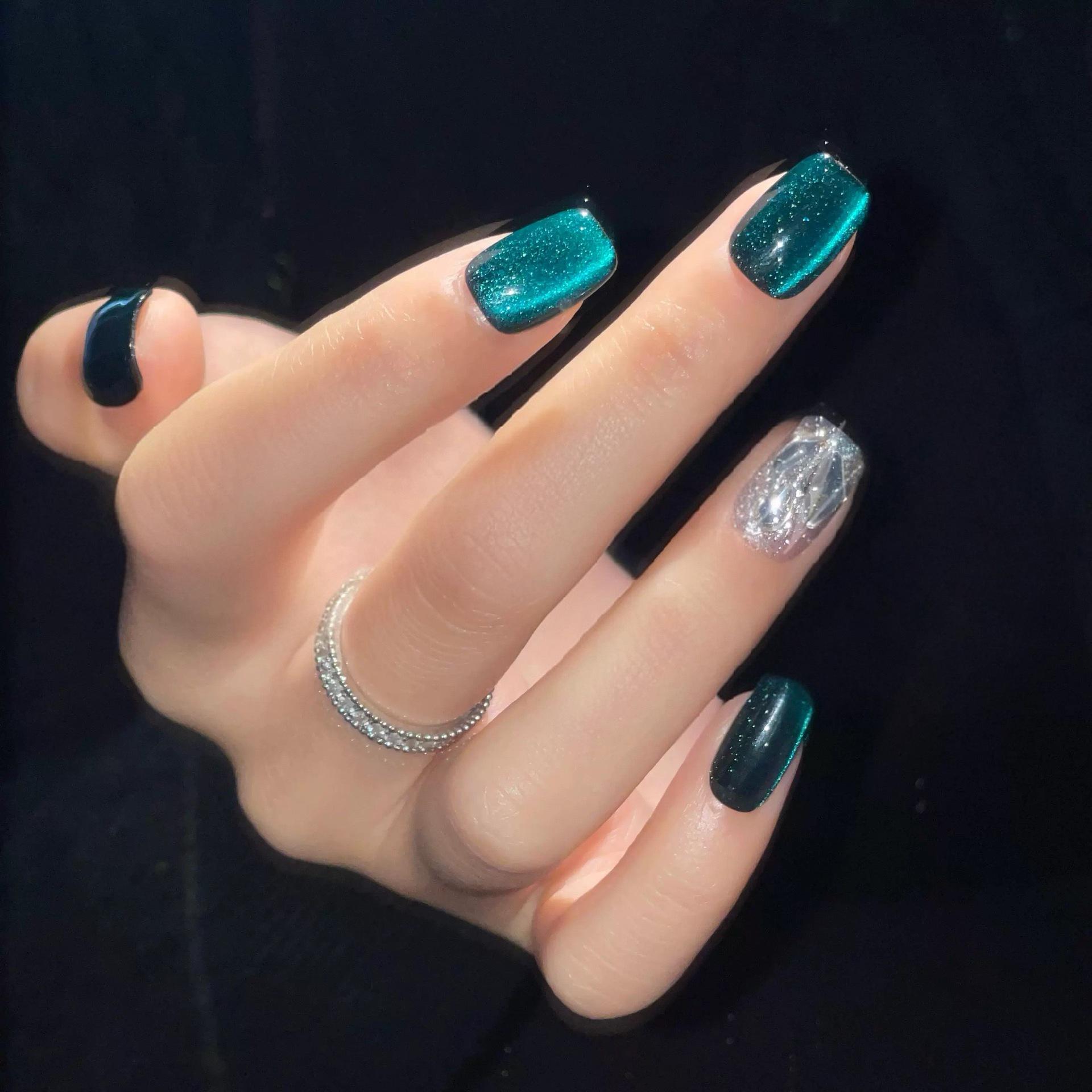 

Blue-Green Flashy Cat Eye Finished Rhinestone False Nails