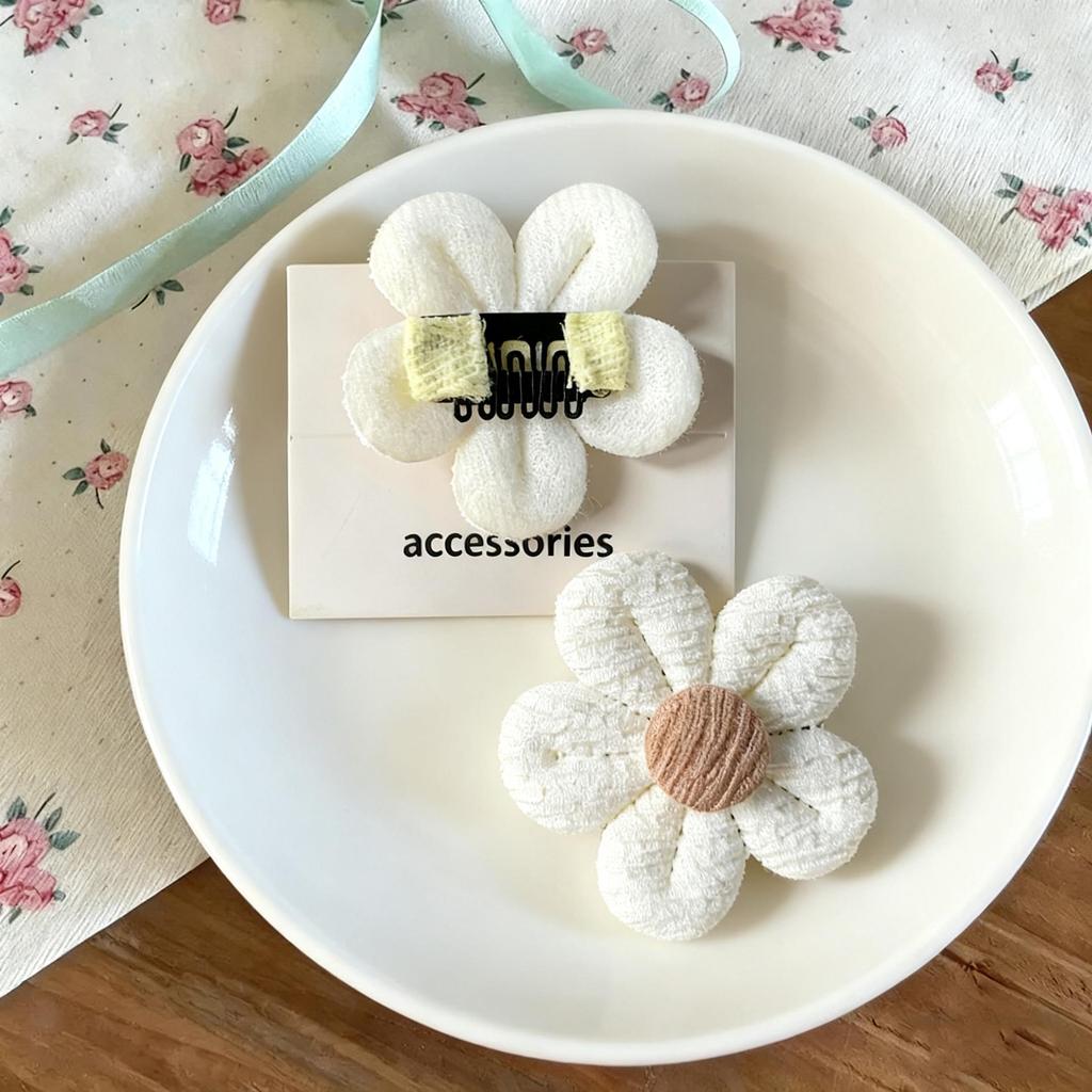 Charming Floral Baby Hair Clip – Elegant & Simple Women's Bangs Accessory