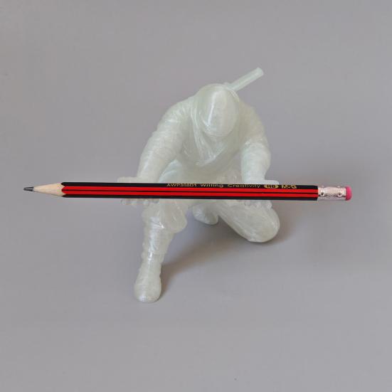 Portalápices Ninja Decoración de Escritorio Portalápices Ninja Arrodillado Soporte para Bolígrafos Impreso en 3D Genial Regalo para Adolescentes Niños Adultos Accesorio de Escritorio de Oficina