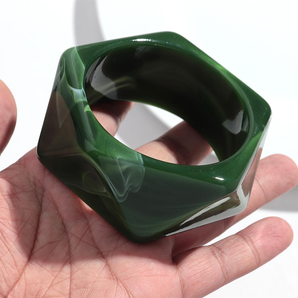 Trendy Chunky Resin Faceted Irregular Geometric Bangle for Women Retro Colorful Acrylic Wide Cuff Bracelets Fashion Jewelry Gift