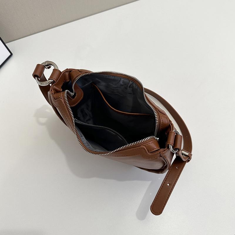 Shoulder Bag, High-end Woven Handbag, Women's Soft Leather Fashionable Dumpling Bag, Daily Commuting Women's Shoulder Bag