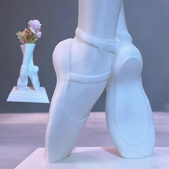 Ballet Shoe Modern Vase Nordic Style Dancing Shoes Decorative Vase Aesthetic Foot Flower Vase for Home Living Room Table Bookshelf Decor