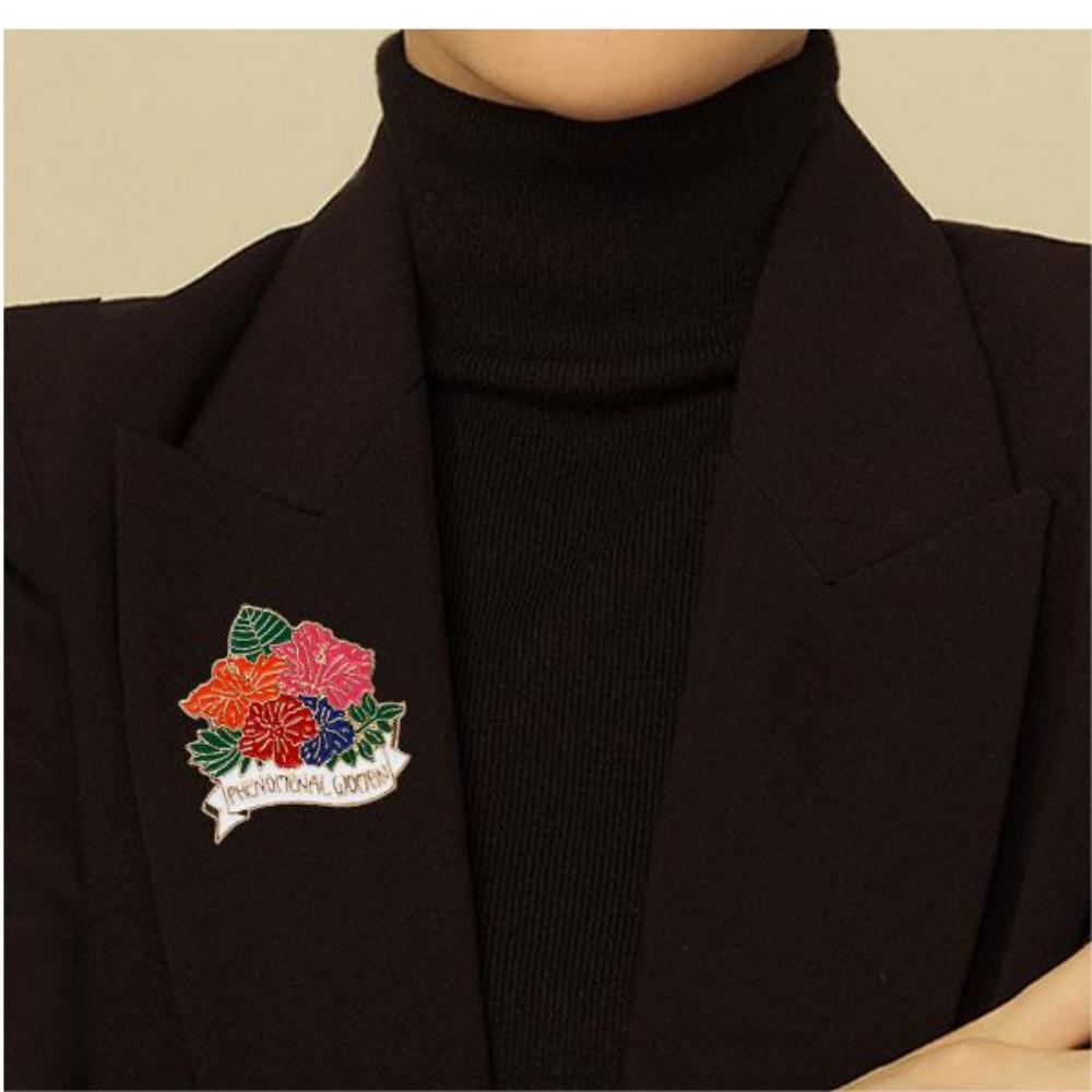 5 Styles Women Pretty Flower Theme Enamel Brooches Just One More Chapter Phenomenal Woman Witches Brew Paper Cranes Golden Pins