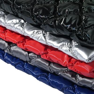 Tessuto trapuntato in pelle PU opaca con goffratura ultrasonica, tessuto composito trapuntato in cotone per abbigliamento, valigeria, larghezza 137 cm